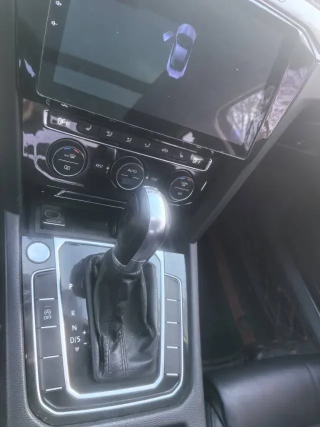 2018 Volkswagen Magotan 1.8T 180HP L4 7DCT,autocango,china used car exporter,china ev exporter,chinese used car exporter,chinese used ev exporter