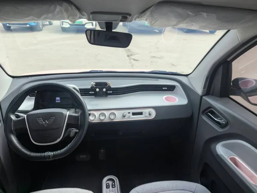 2022 WuLing HongGuang MINI EV BEV 9KWH,autocango,china used car exporter,china ev exporter,chinese used car exporter,chinese used ev exporter