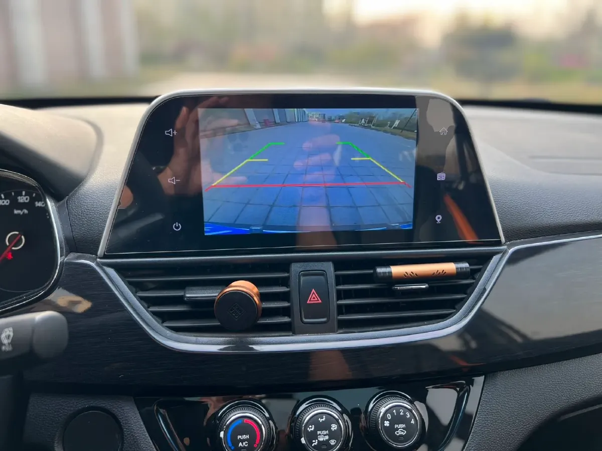 2016 BaoJun 310 1.2L 82HP L4 5MT,autocango,china used car exporter,china ev exporter,chinese used car exporter,chinese used ev exporter