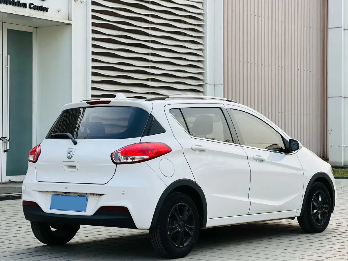 2016 BaoJun 310 1.2L 82HP L4 5MT,autocango,china used car exporter,china ev exporter,chinese used car exporter,chinese used ev exporter