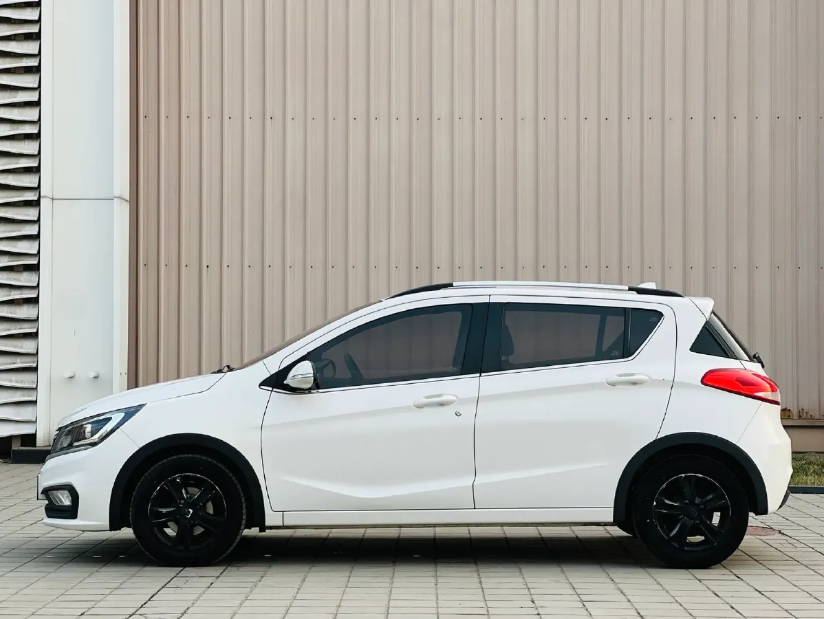 2016 BaoJun 310 1.2L 82HP L4 5MT,autocango,china used car exporter,china ev exporter,chinese used car exporter,chinese used ev exporter