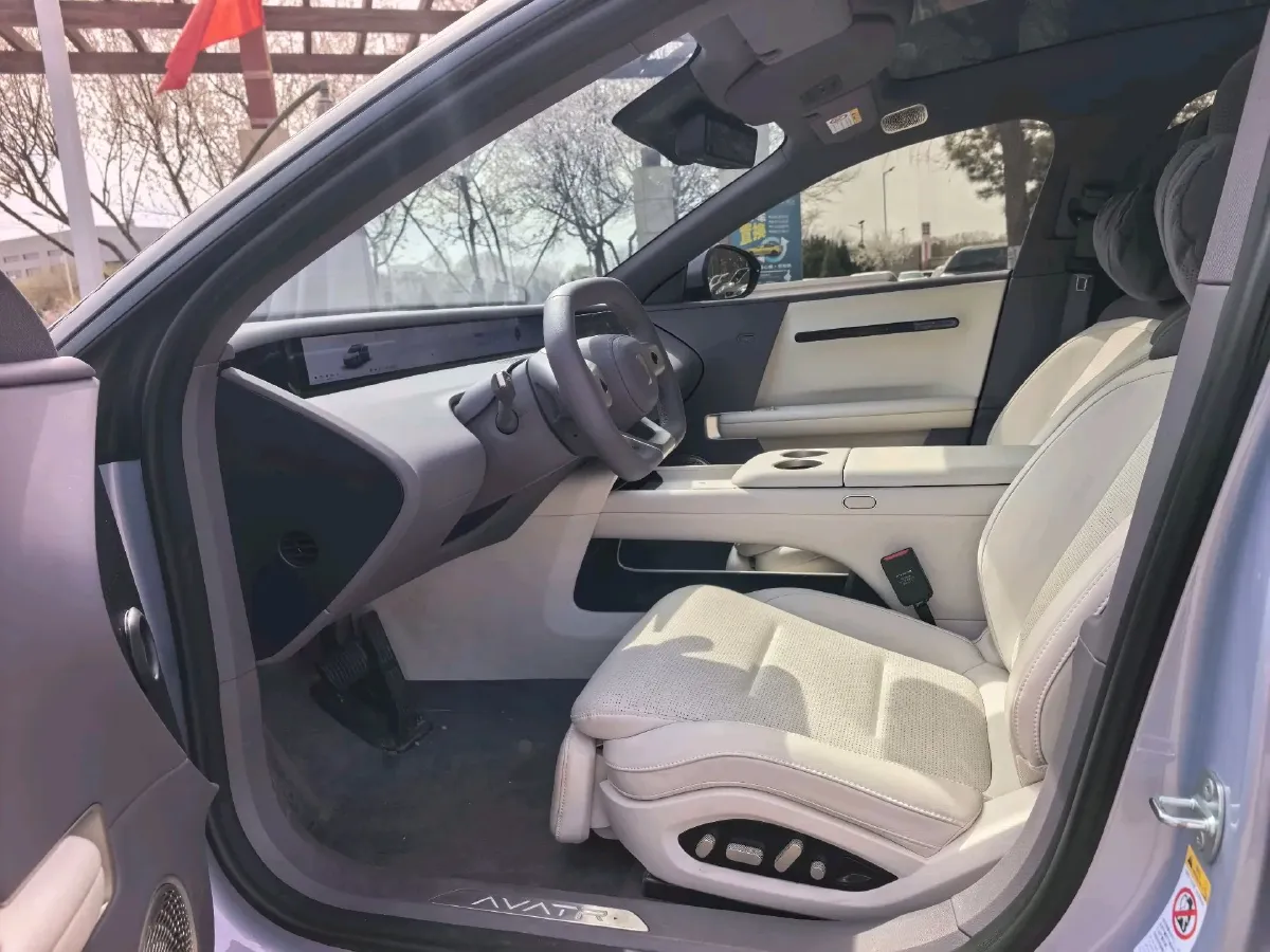 2025 Avatr 06 REEV 156HP REEV,autocango,china used car exporter,china ev exporter,chinese used car exporter,chinese used ev exporter