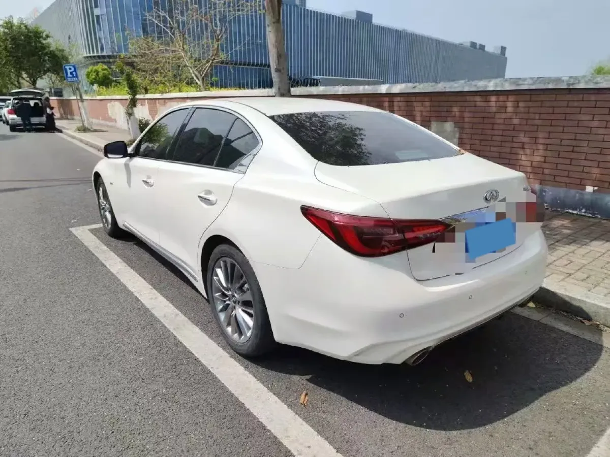 2018 Jeep Grand Commander 2.0T 265HP L4 9AT,autocango,china used car exporter,china ev exporter,chinese used car exporter,chinese used ev exporter