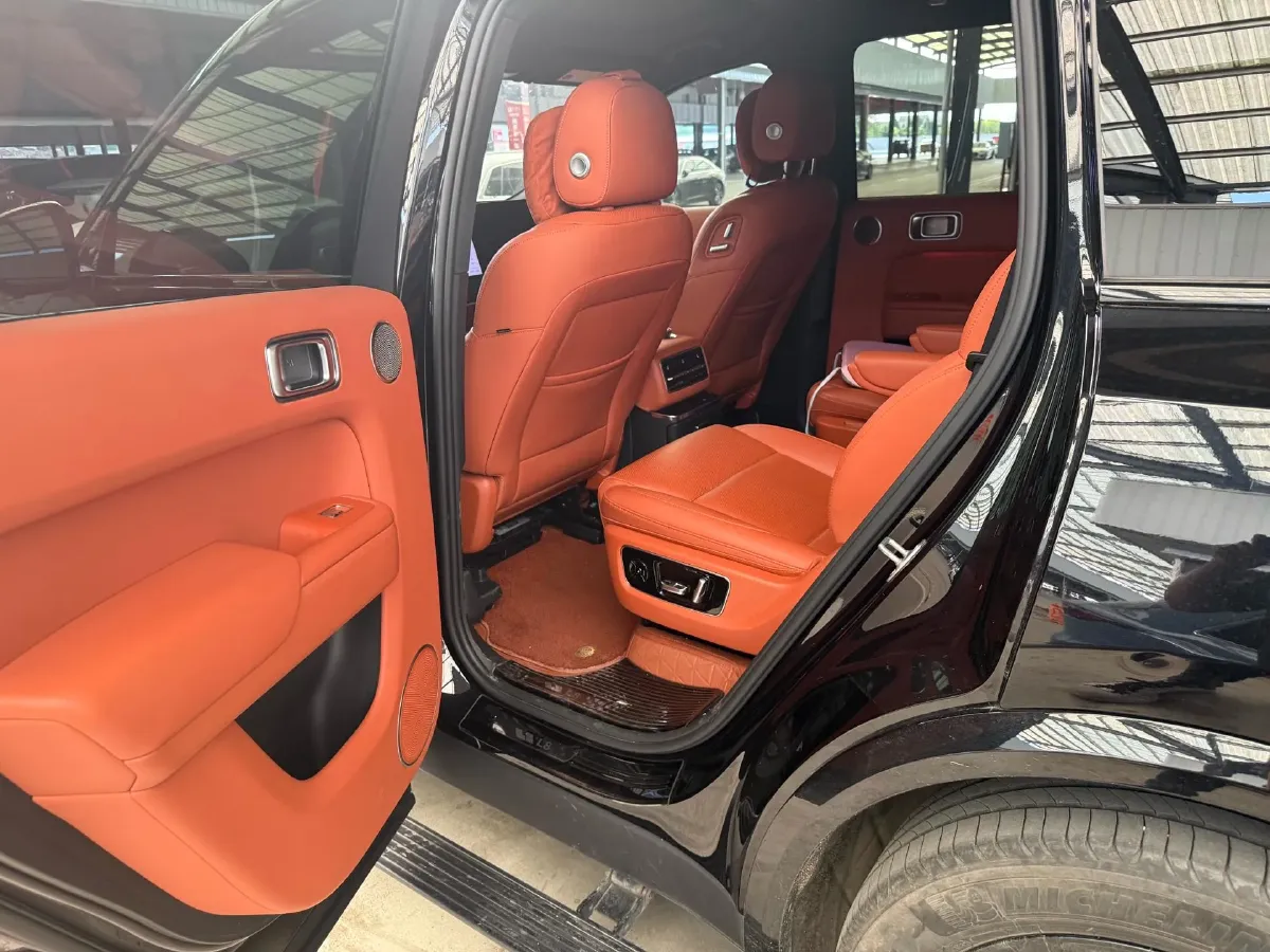 2023 Li L8 Range Extended 154HP REEV 40.9KWH,autocango,china used car exporter,china ev exporter,chinese used car exporter,chinese used ev exporter
