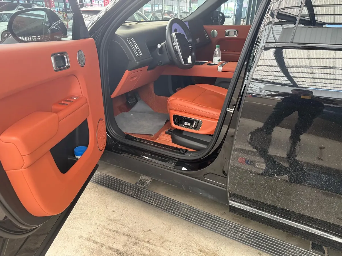 2023 Li L8 Range Extended 154HP REEV 40.9KWH,autocango,china used car exporter,china ev exporter,chinese used car exporter,chinese used ev exporter