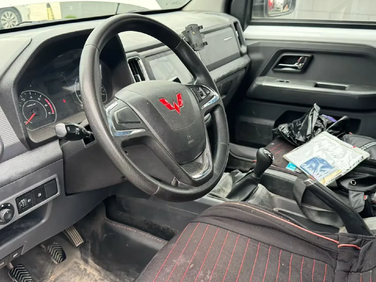 2021 WuLing ZhentTu 1.5L 99HP L4 5MT,autocango,china used car exporter,china ev exporter,chinese used car exporter,chinese used ev exporter