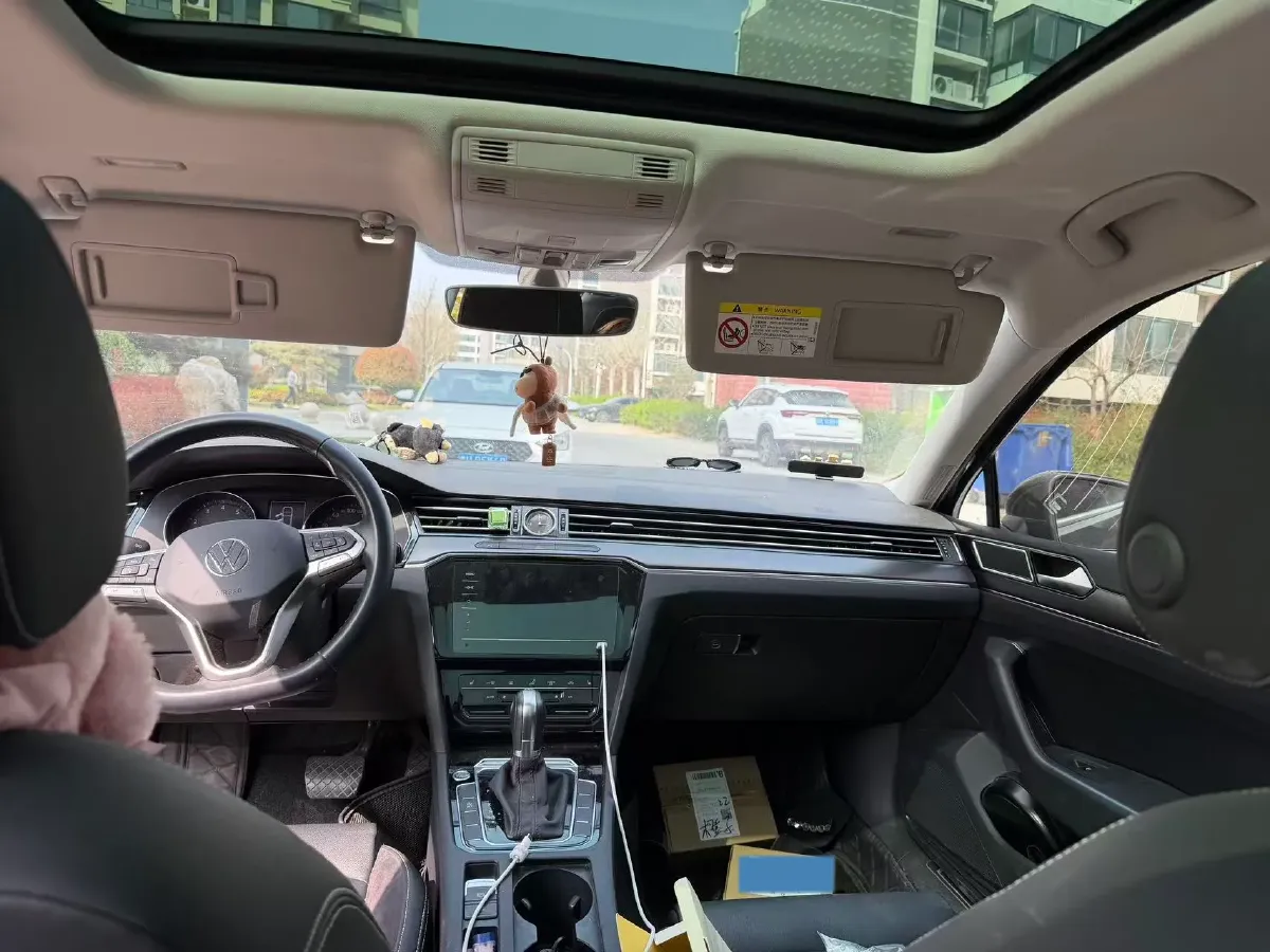 2020 Volkswagen Magotan 2.0T 186HP L4 7DCT,autocango,china used car exporter,china ev exporter,chinese used car exporter,chinese used ev exporter