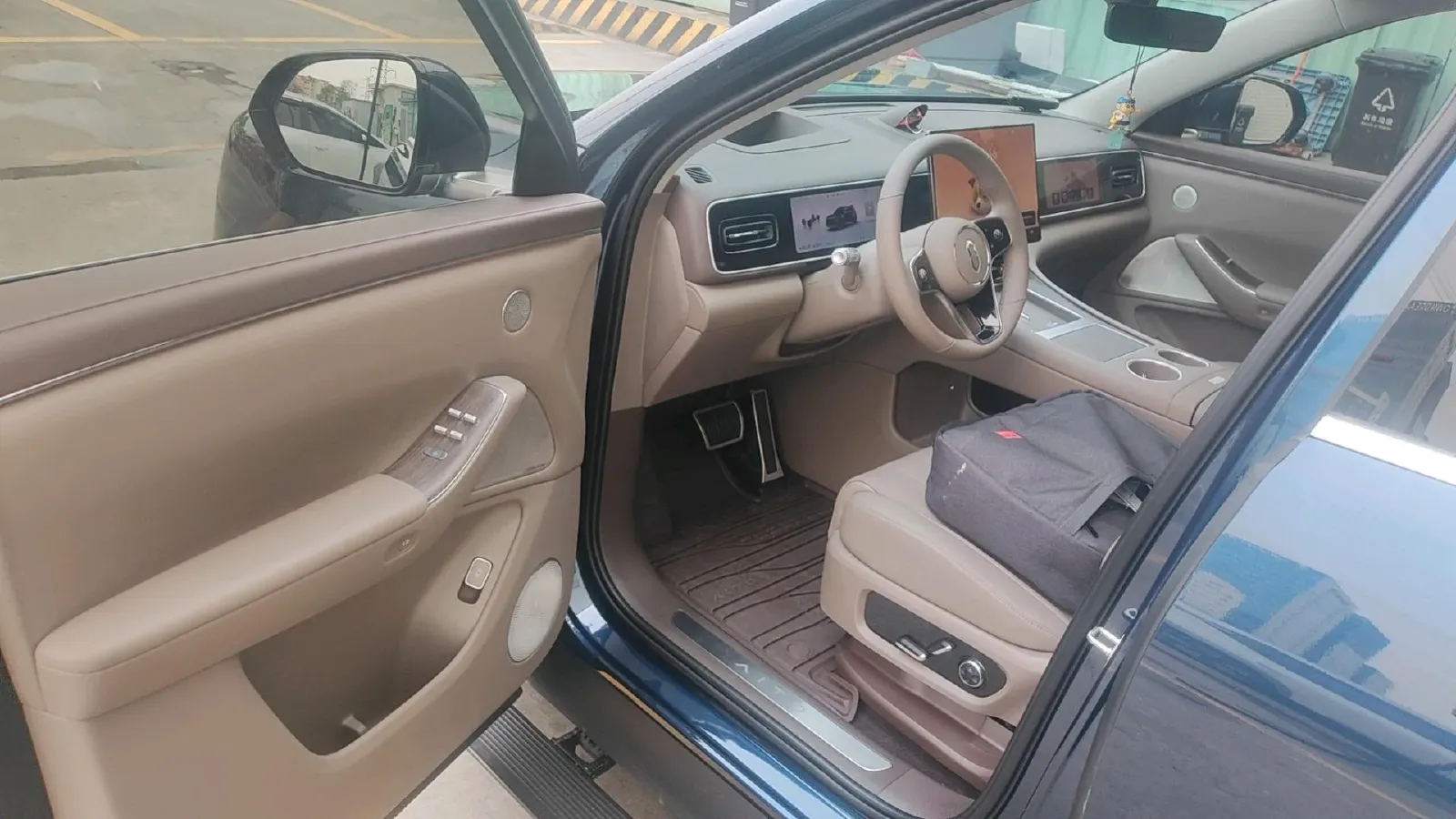 2026 AITO AITO M7 REEV 160HP REEV,autocango,china used car exporter,china ev exporter,chinese used car exporter,chinese used ev exporter