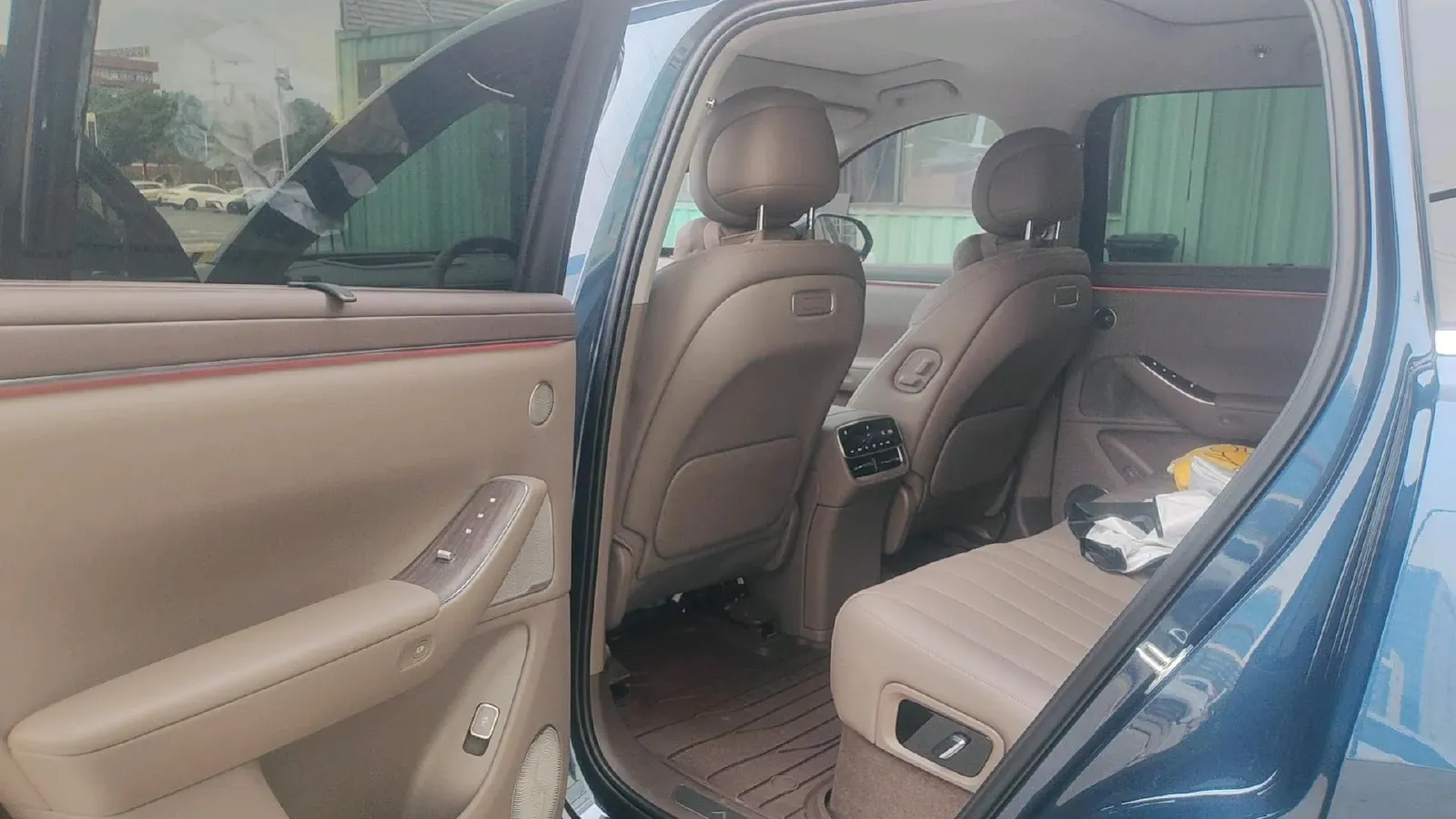 2026 AITO AITO M7 REEV 160HP REEV,autocango,china used car exporter,china ev exporter,chinese used car exporter,chinese used ev exporter