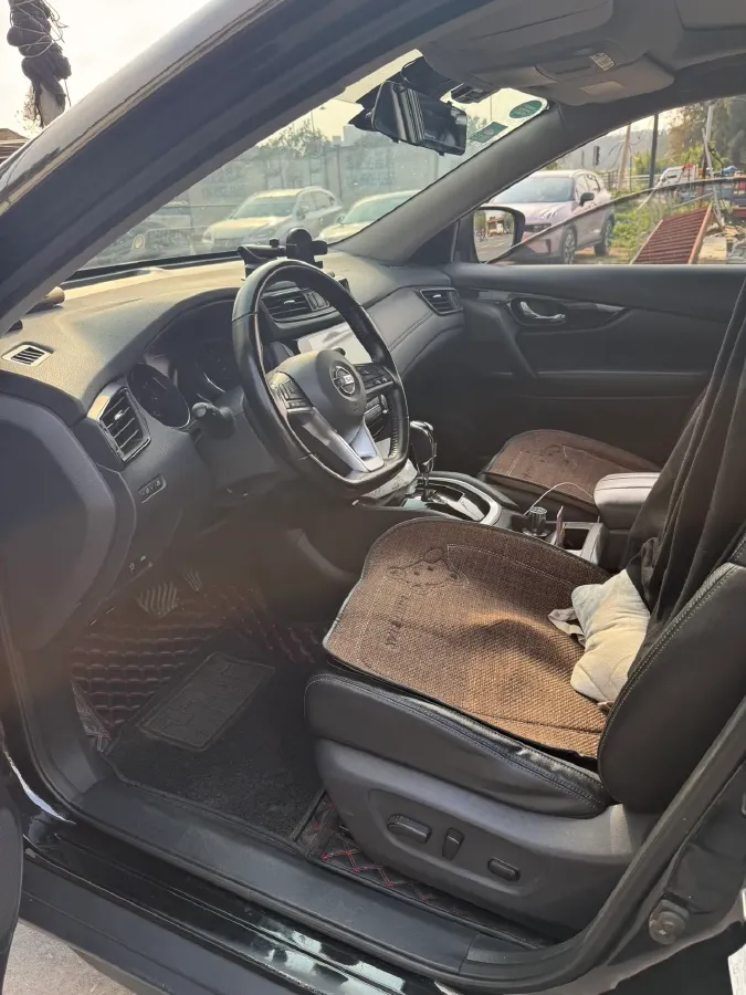 2019 Nissan X-Trail 2.0L 154HP L4 CVT,autocango,china used car exporter,china ev exporter,chinese used car exporter,chinese used ev exporter