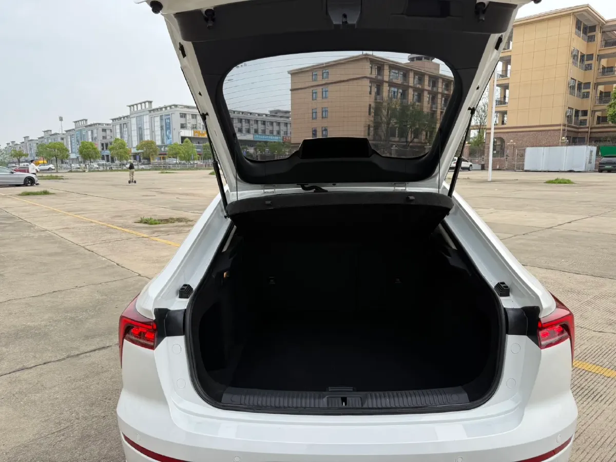 2025 Bestune B70 1.5T 169HP L4 7DCT,autocango,china used car exporter,china ev exporter,chinese used car exporter,chinese used ev exporter