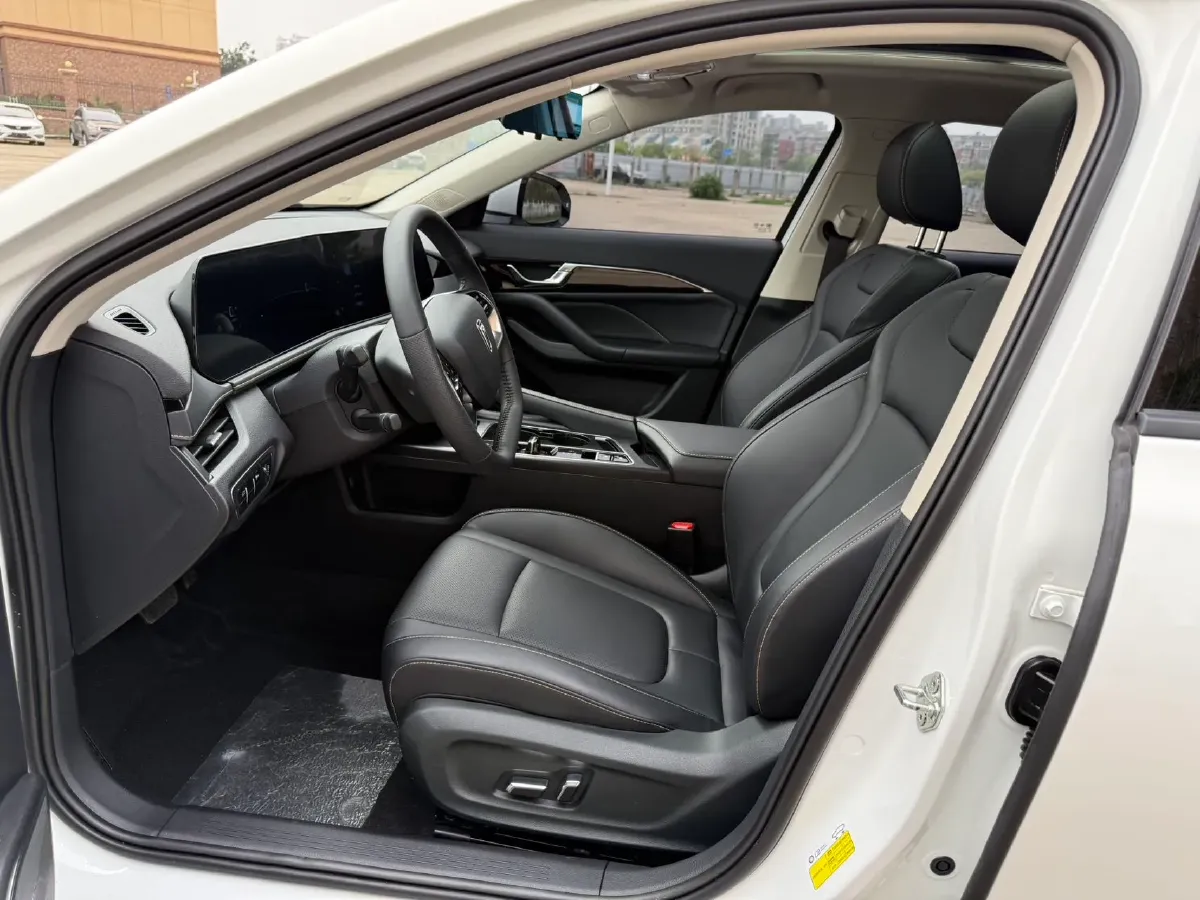 2025 Bestune B70 1.5T 169HP L4 7DCT,autocango,china used car exporter,china ev exporter,chinese used car exporter,chinese used ev exporter