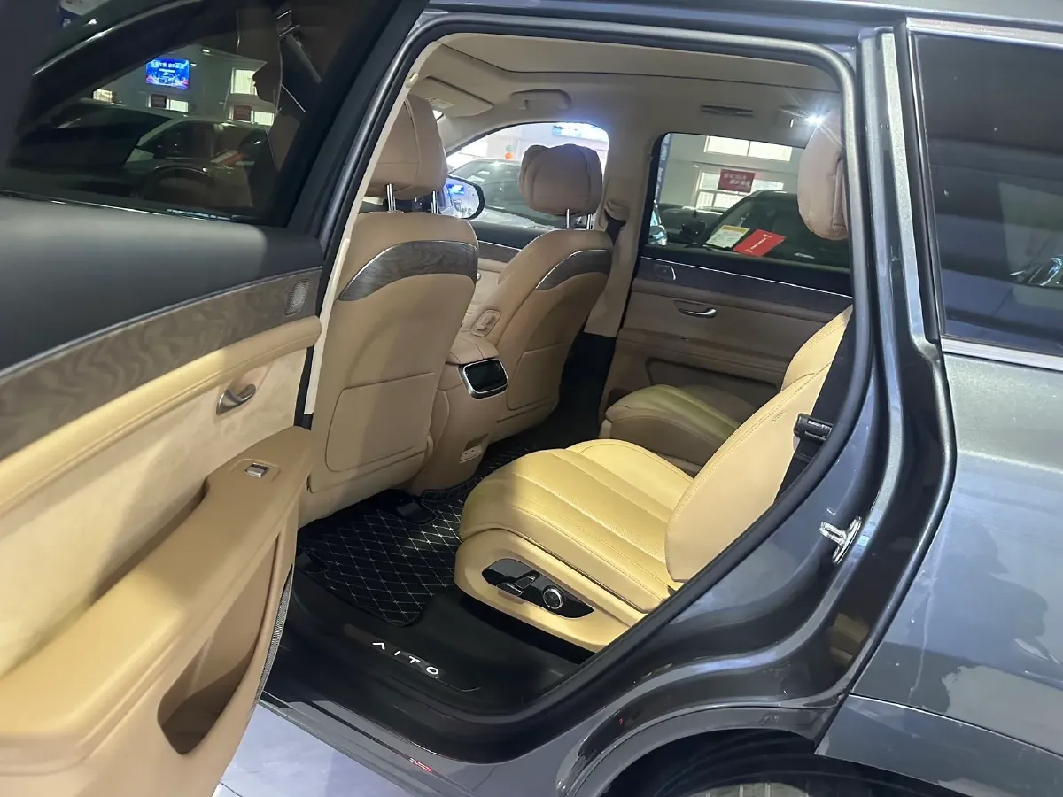 2022 AITO AITO M7 Range Extended 125HP REEV 40KWH,autocango,china used car exporter,china ev exporter,chinese used car exporter,chinese used ev exporter