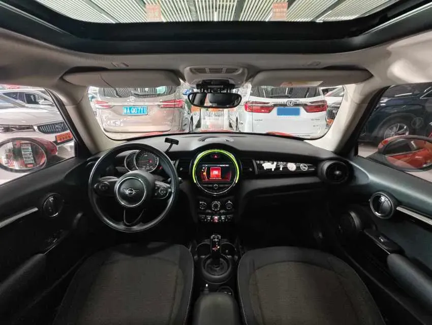 2019 MINI MINI 1.5T 102HP L3 7DCT,autocango,china used car exporter,china ev exporter,chinese used car exporter,chinese used ev exporter