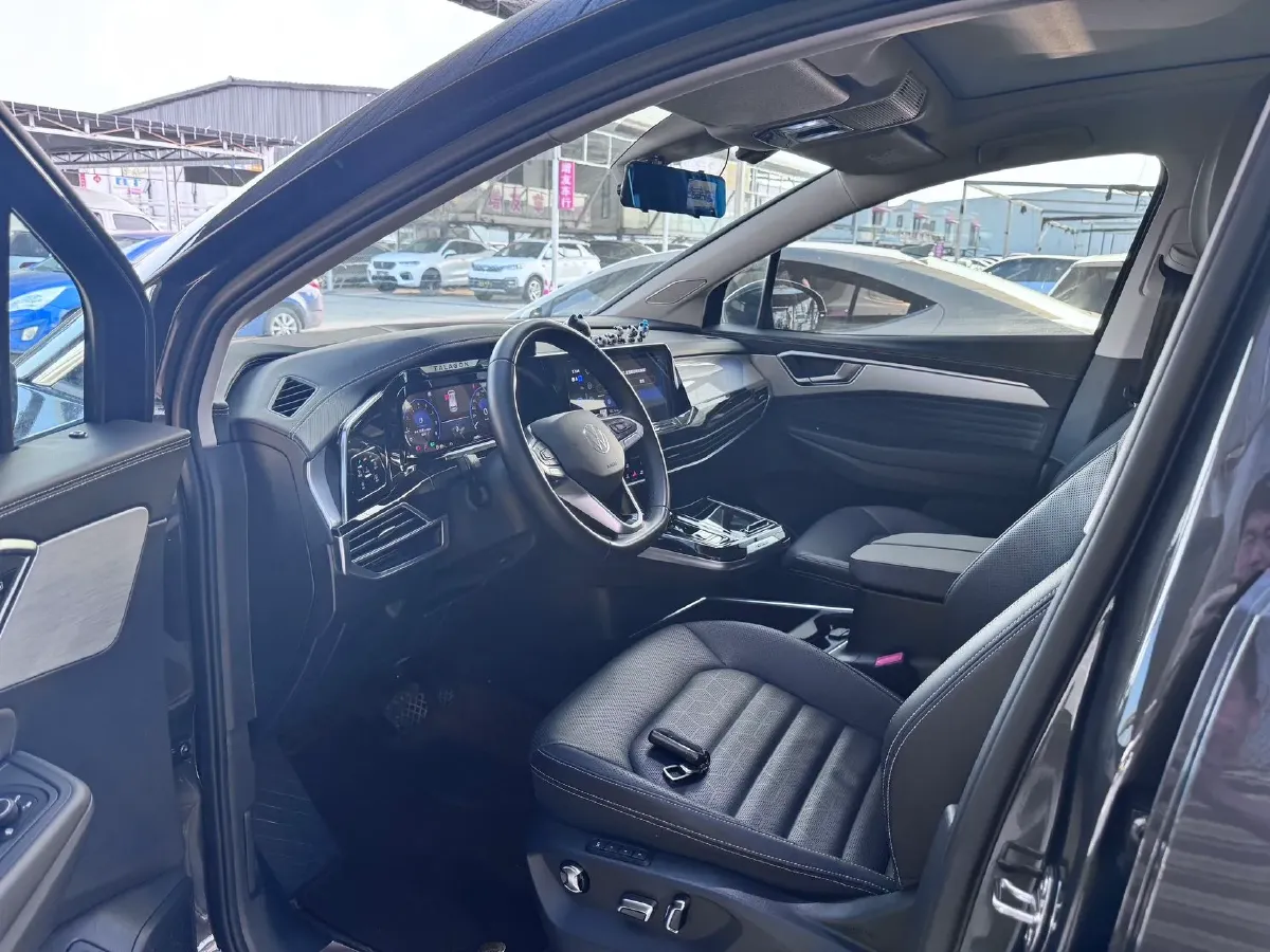 2023 Volkswagen Talagon 2.0T 220HP L4 7DCT,autocango,china used car exporter,china ev exporter,chinese used car exporter,chinese used ev exporter