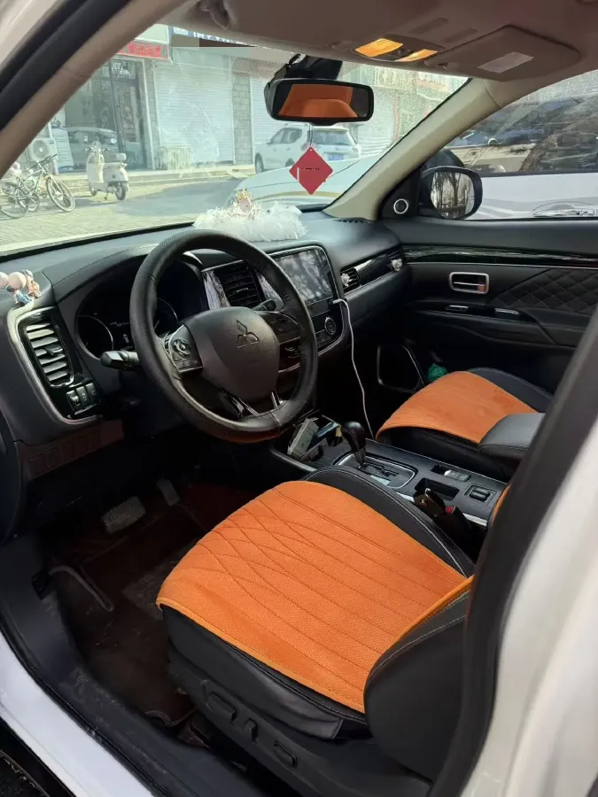 2021 Mitsubishi Outlander 2.4L 192HP L4 CVT,autocango,china used car exporter,china ev exporter,chinese used car exporter,chinese used ev exporter