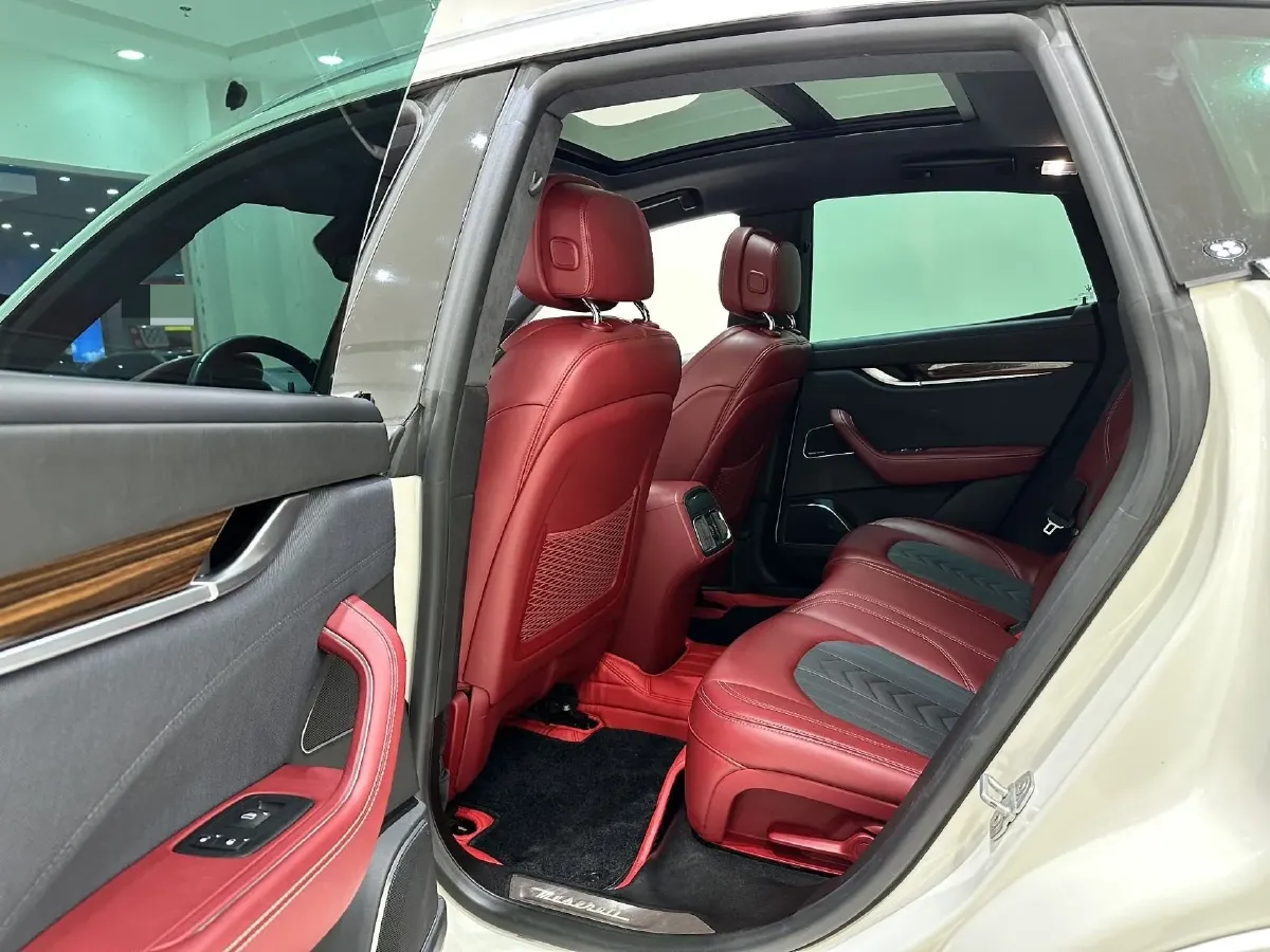 2018 Maserati Levante 3.0T 350HP V6 8AT,autocango,china used car exporter,china ev exporter,chinese used car exporter,chinese used ev exporter