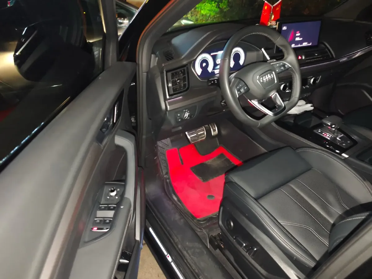 2025 Audi Q5L 2.0T 190HP L4 7DCT,autocango,china used car exporter,china ev exporter,chinese used car exporter,chinese used ev exporter