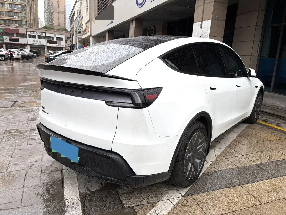 2025 Tesla Model Y L BEV,autocango,china used car exporter,china ev exporter,chinese used car exporter,chinese used ev exporter