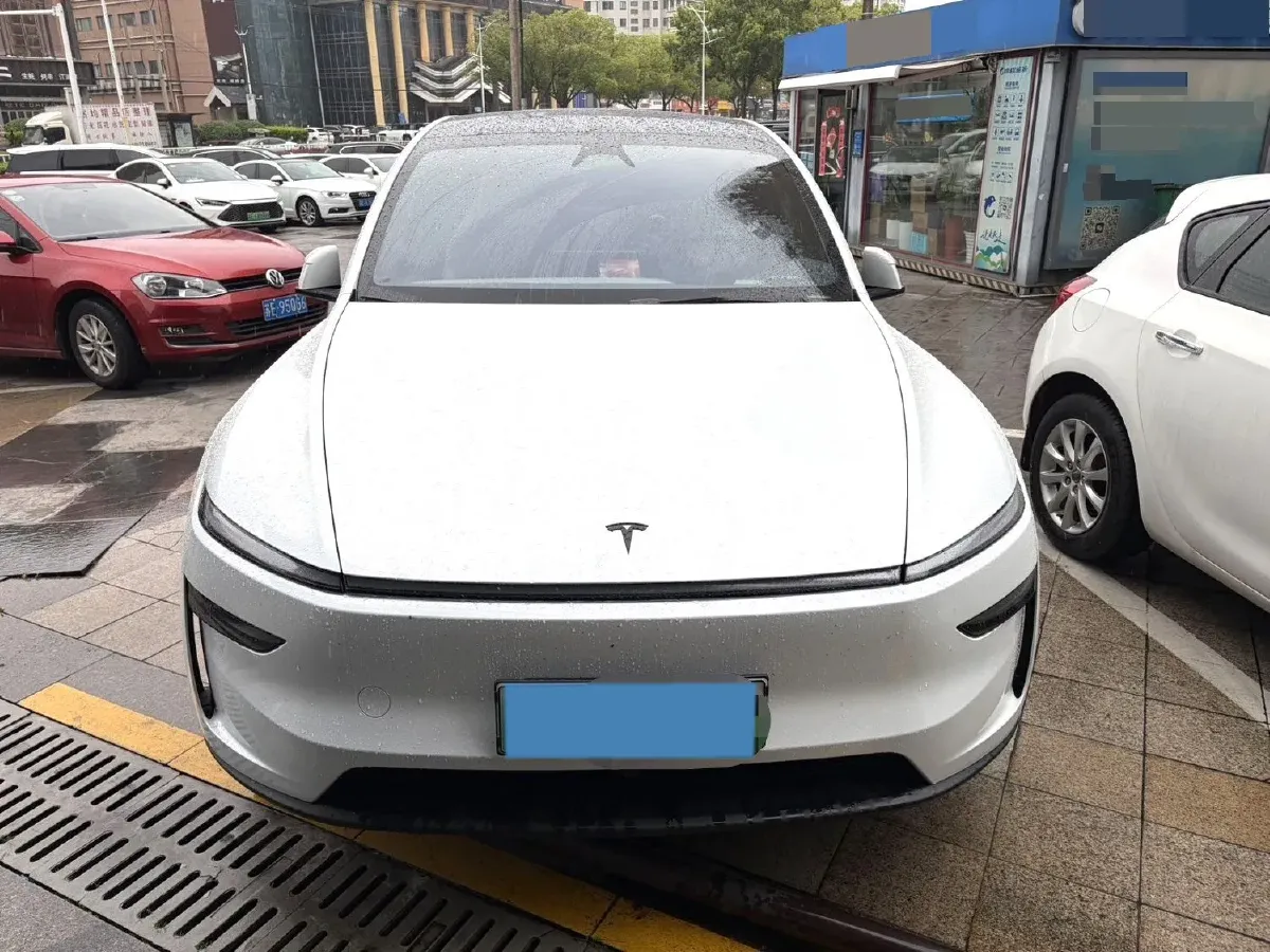 2025 Tesla Model Y L BEV,autocango,china used car exporter,china ev exporter,chinese used car exporter,chinese used ev exporter