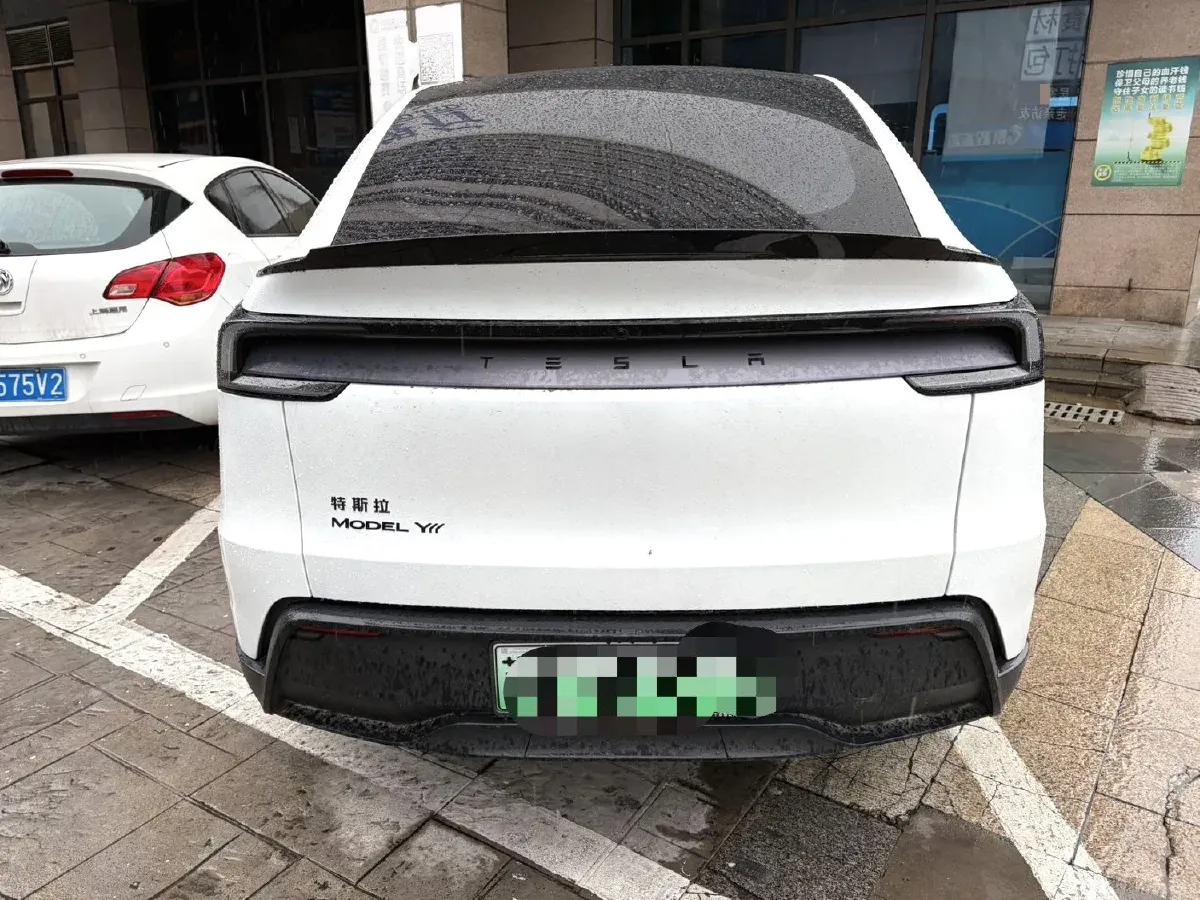 2025 Tesla Model Y L BEV,autocango,china used car exporter,china ev exporter,chinese used car exporter,chinese used ev exporter