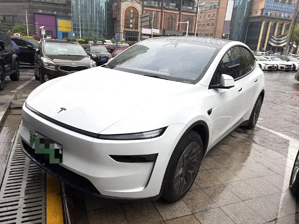 2025 Tesla Model Y L BEV,autocango,china used car exporter,china ev exporter,chinese used car exporter,chinese used ev exporter