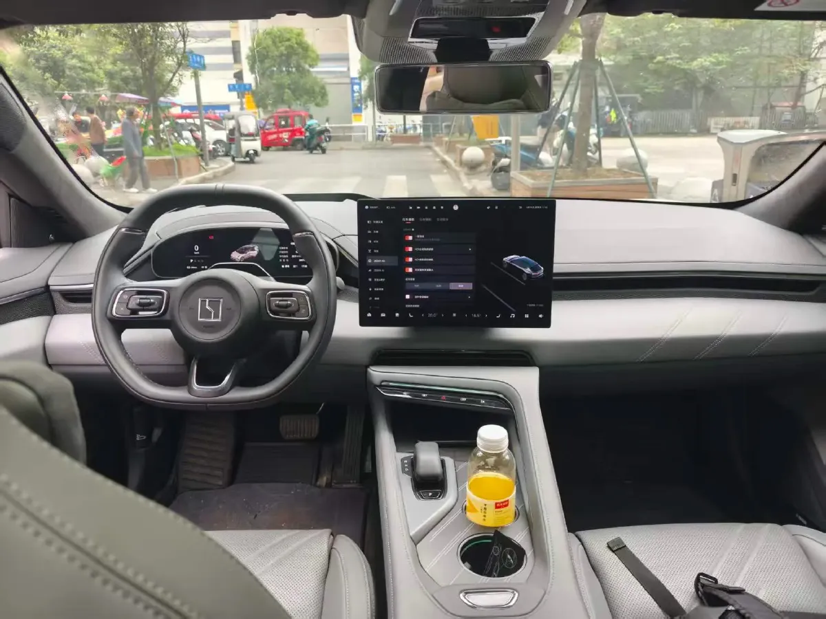 2025 Zeekr 001 BEV 100KWH,autocango,china used car exporter,china ev exporter,chinese used car exporter,chinese used ev exporter