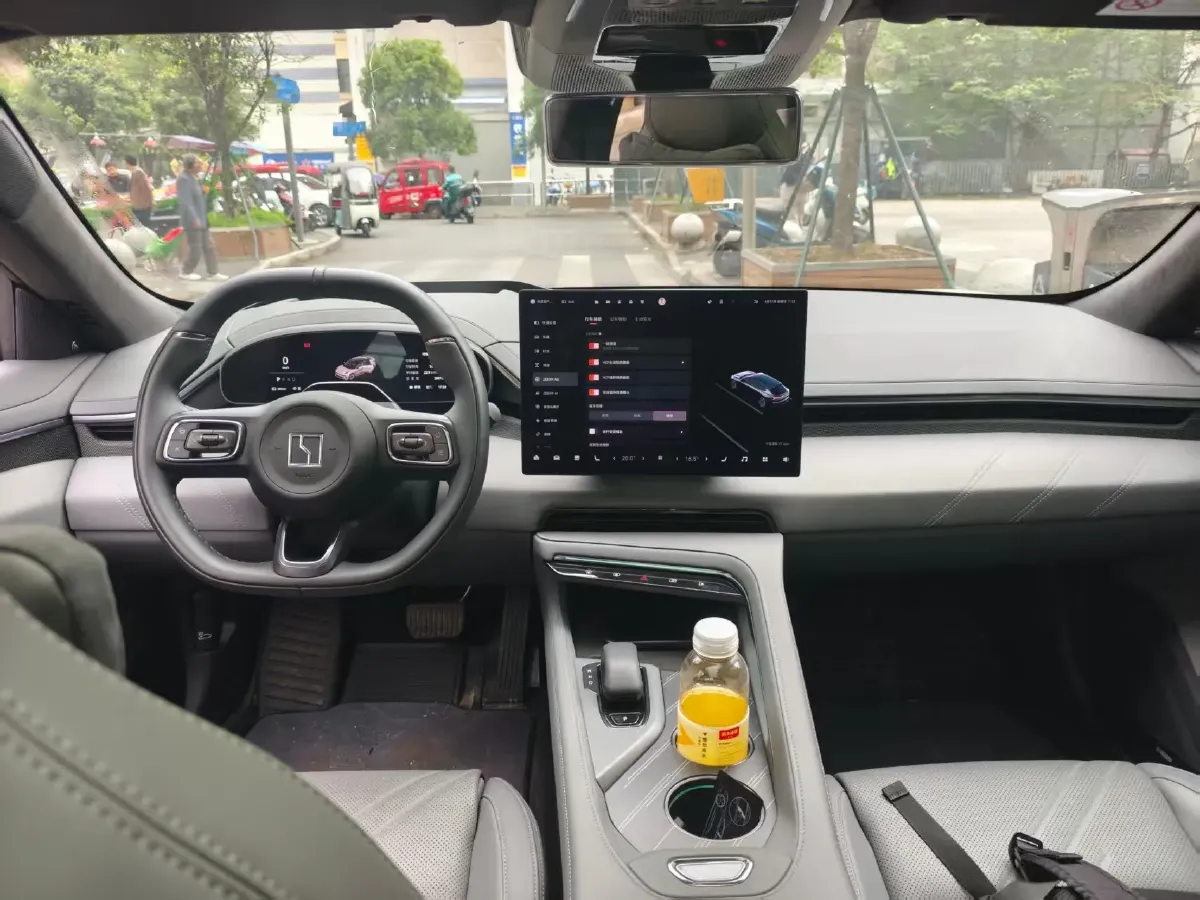 2025 Zeekr 001 BEV 100KWH,autocango,china used car exporter,china ev exporter,chinese used car exporter,chinese used ev exporter