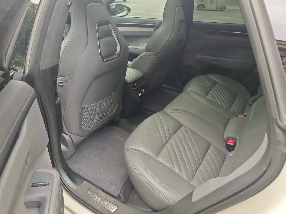 2025 Zeekr 001 BEV 100KWH,autocango,china used car exporter,china ev exporter,chinese used car exporter,chinese used ev exporter