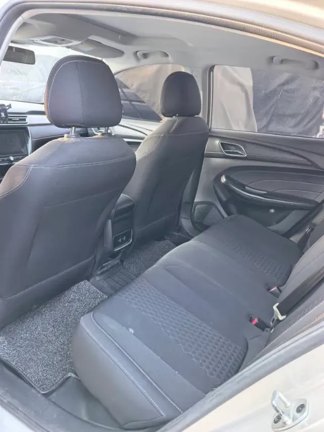 2020 Roewe i5 1.5L 120HP L4 CVT,autocango,china used car exporter,china ev exporter,chinese used car exporter,chinese used ev exporter