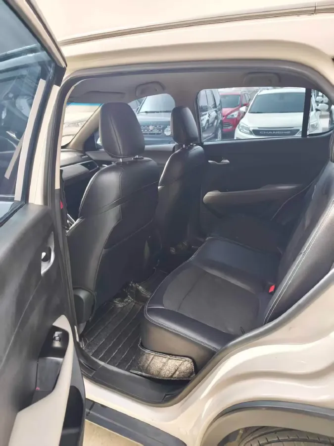 2017 BaoJun 310W 1.5L 105HP L4 6MT,autocango,china used car exporter,china ev exporter,chinese used car exporter,chinese used ev exporter