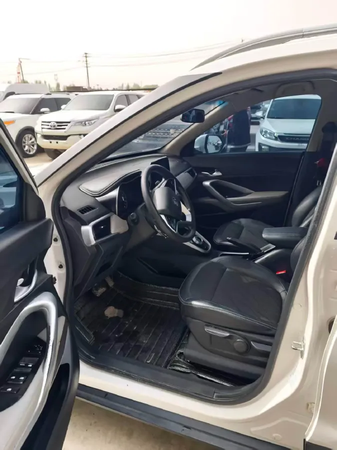 2017 BaoJun 310W 1.5L 105HP L4 6MT,autocango,china used car exporter,china ev exporter,chinese used car exporter,chinese used ev exporter