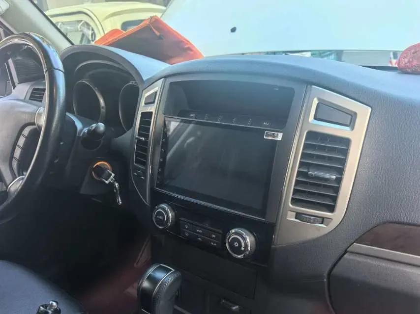 2020 Mitsubishi Pajero 3.0L 174HP V6 5AT,autocango,china used car exporter,china ev exporter,chinese used car exporter,chinese used ev exporter