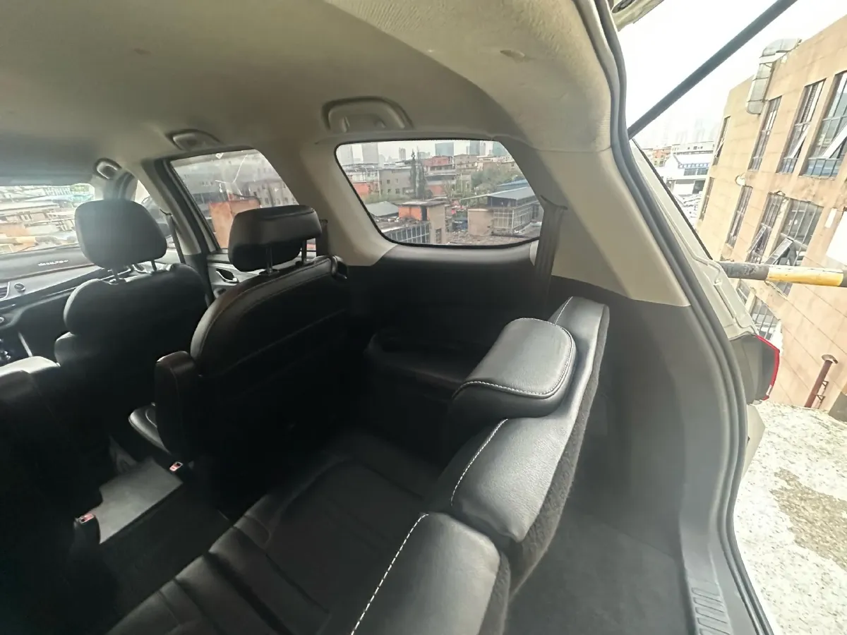 2019 BaoJun 360 1.5L 105HP L4 6MT,autocango,china used car exporter,china ev exporter,chinese used car exporter,chinese used ev exporter