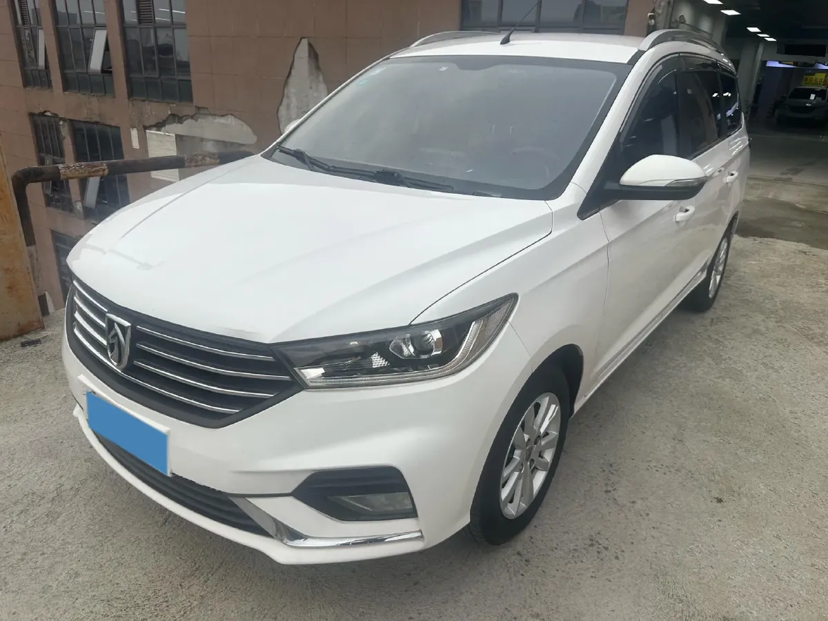 2019 BaoJun 360 1.5L 105HP L4 6MT,autocango,china used car exporter,china ev exporter,chinese used car exporter,chinese used ev exporter