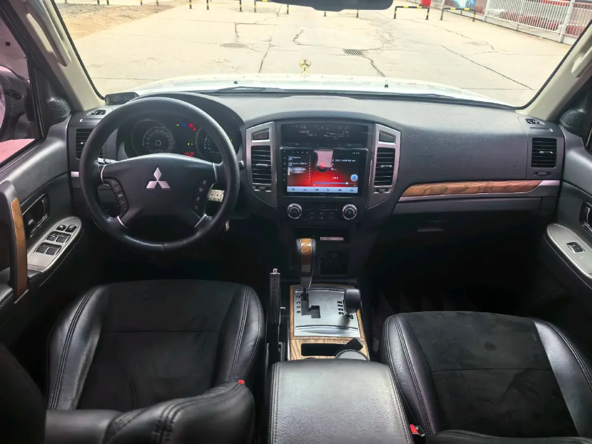 2019 Mitsubishi Pajero 3.0L 174HP V6 5AT,autocango,china used car exporter,china ev exporter,chinese used car exporter,chinese used ev exporter