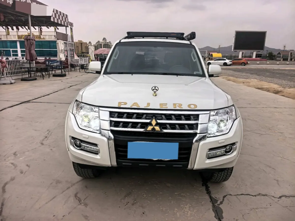 2019 Mitsubishi Pajero 3.0L 174HP V6 5AT,autocango,china used car exporter,china ev exporter,chinese used car exporter,chinese used ev exporter