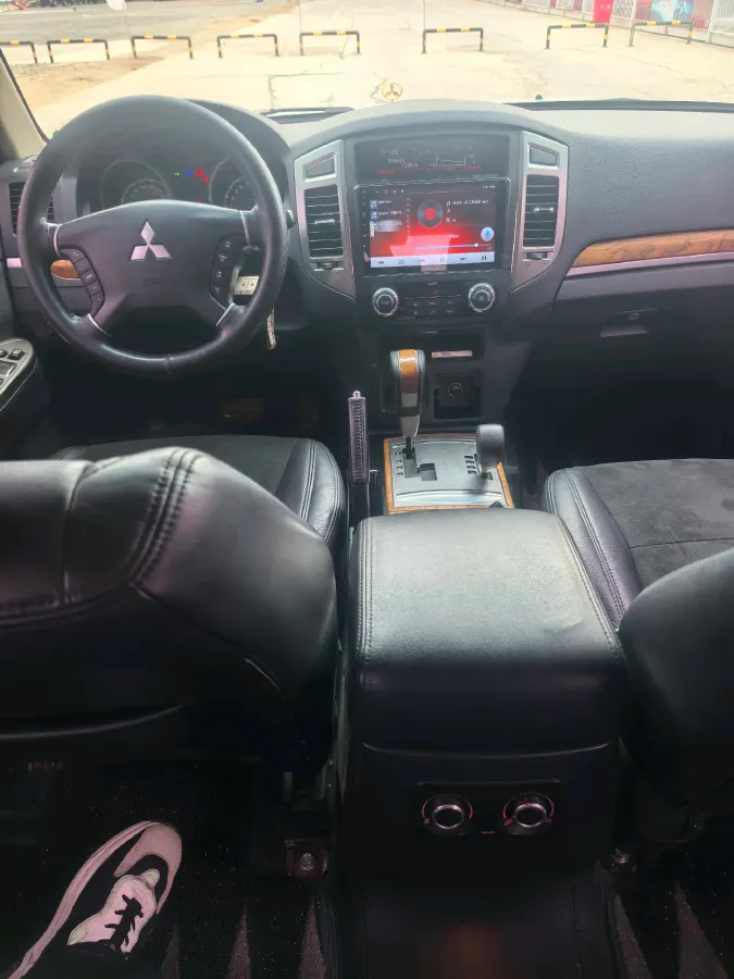 2019 Mitsubishi Pajero 3.0L 174HP V6 5AT,autocango,china used car exporter,china ev exporter,chinese used car exporter,chinese used ev exporter