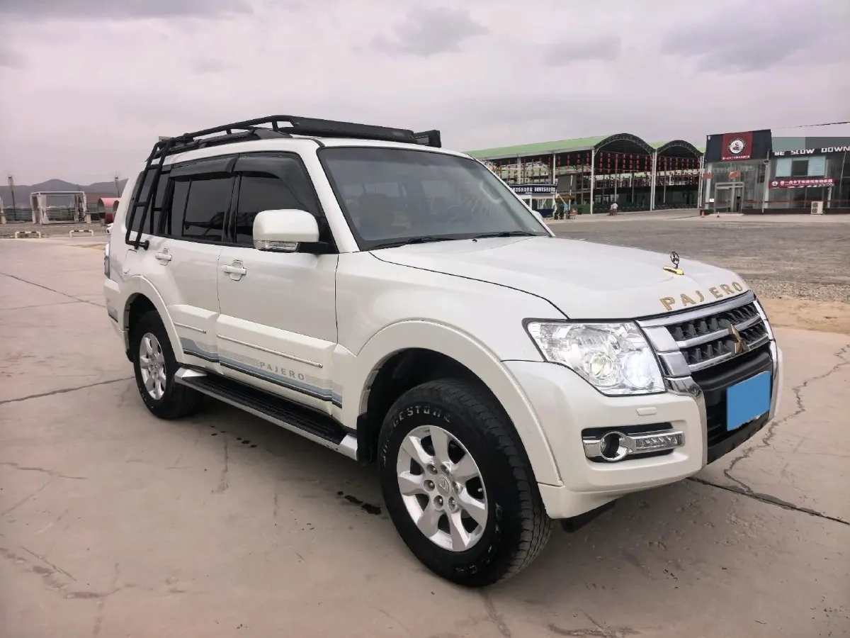 2019 Mitsubishi Pajero 3.0L 174HP V6 5AT,autocango,china used car exporter,china ev exporter,chinese used car exporter,chinese used ev exporter