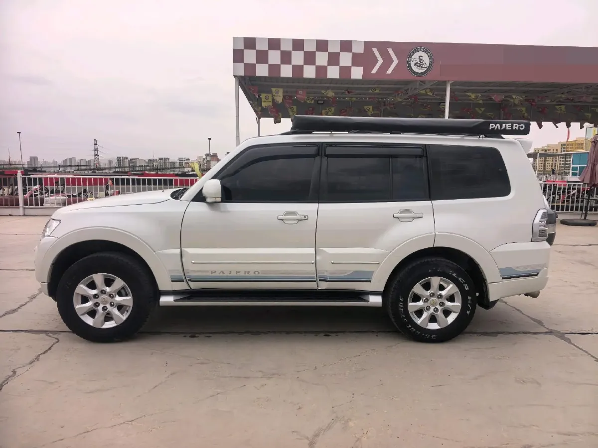 2019 Mitsubishi Pajero 3.0L 174HP V6 5AT,autocango,china used car exporter,china ev exporter,chinese used car exporter,chinese used ev exporter