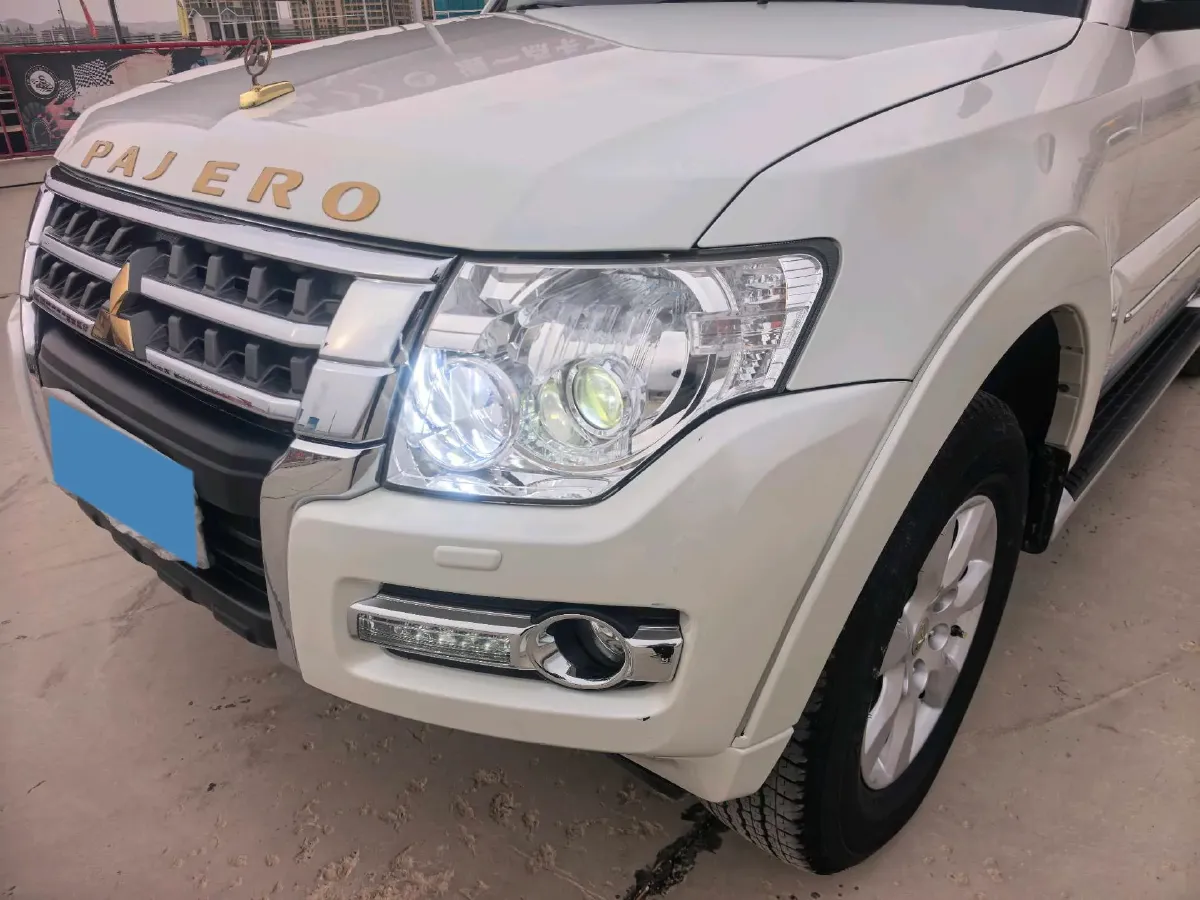 2019 Mitsubishi Pajero 3.0L 174HP V6 5AT,autocango,china used car exporter,china ev exporter,chinese used car exporter,chinese used ev exporter