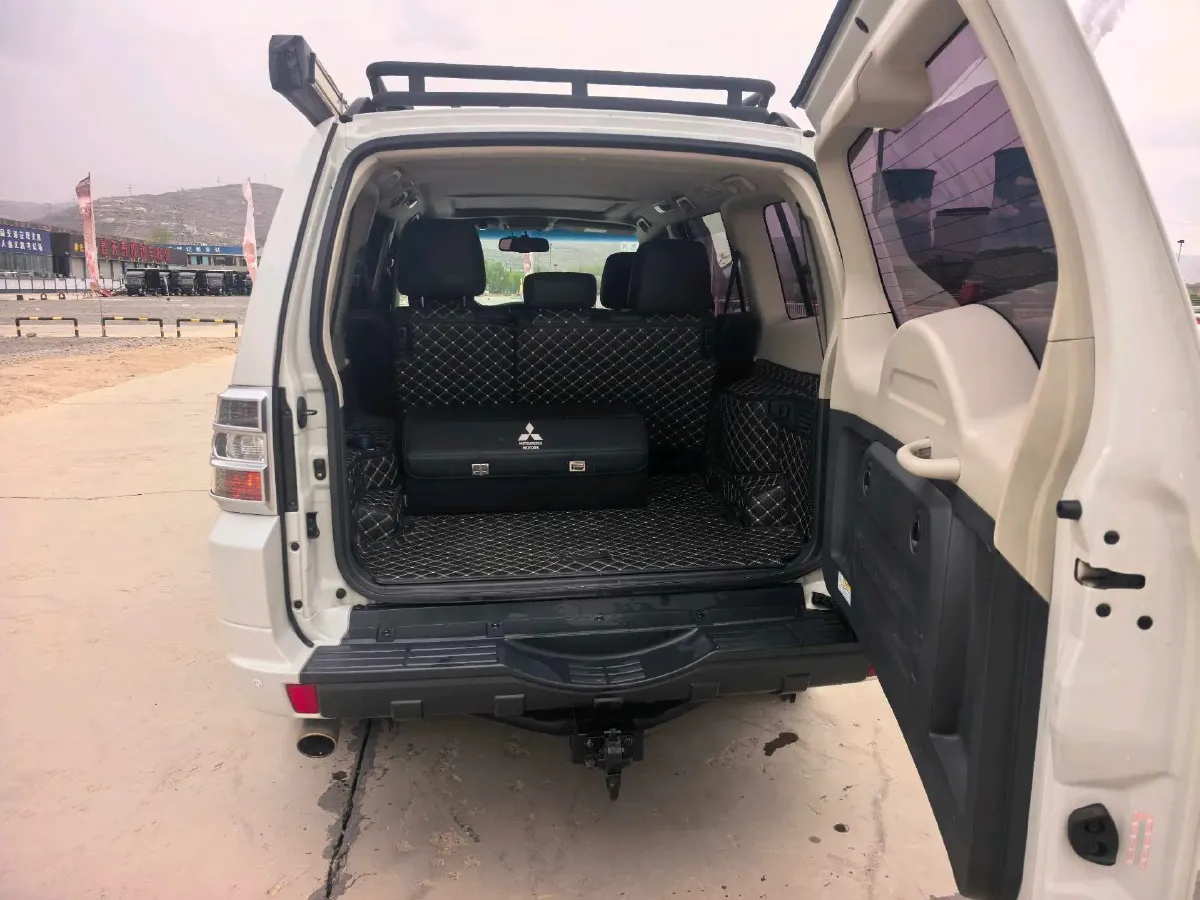 2019 Mitsubishi Pajero 3.0L 174HP V6 5AT,autocango,china used car exporter,china ev exporter,chinese used car exporter,chinese used ev exporter