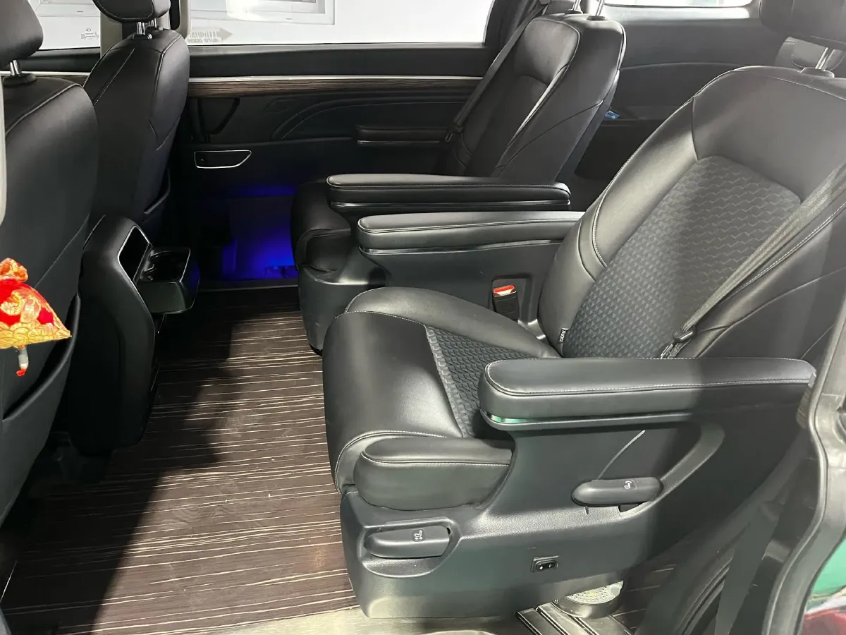 2021 GAC Trumpchi M8 2.0T 252HP L4 8AT,autocango,china used car exporter,china ev exporter,chinese used car exporter,chinese used ev exporter