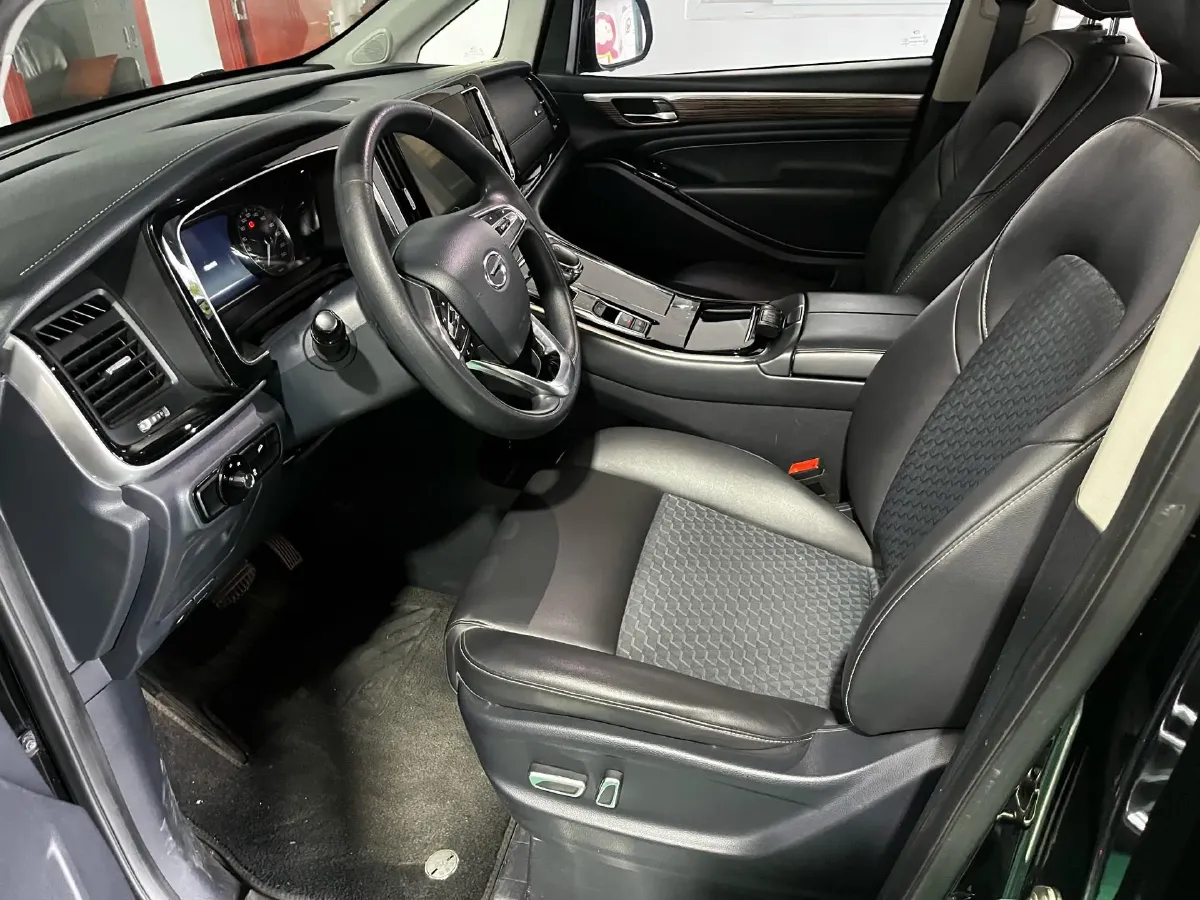 2021 GAC Trumpchi M8 2.0T 252HP L4 8AT,autocango,china used car exporter,china ev exporter,chinese used car exporter,chinese used ev exporter