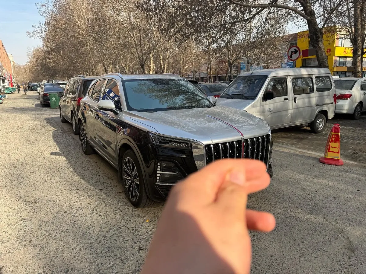 2023 HongQi HS5 2.0T 252HP L4 8AT,autocango,china used car exporter,china ev exporter,chinese used car exporter,chinese used ev exporter