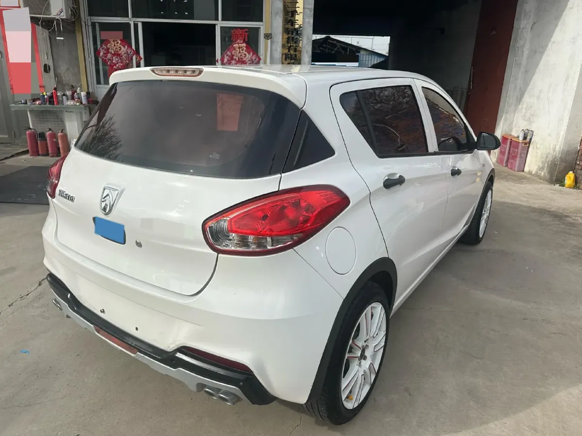 2016 BaoJun 310 1.2L 82HP L4 5MT,autocango,china used car exporter,china ev exporter,chinese used car exporter,chinese used ev exporter