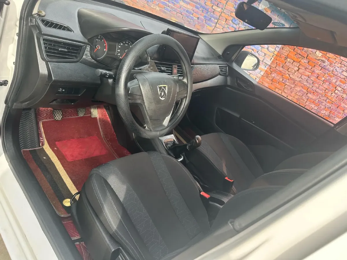 2016 BaoJun 310 1.2L 82HP L4 5MT,autocango,china used car exporter,china ev exporter,chinese used car exporter,chinese used ev exporter