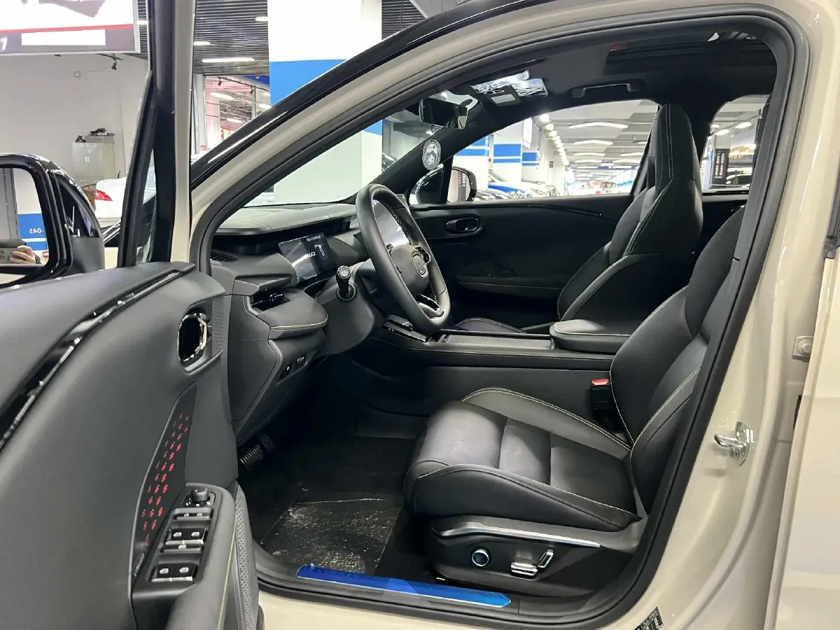 2025 LYNK&CO 06 1.5T 181HP L4 7DCT,autocango,china used car exporter,china ev exporter,chinese used car exporter,chinese used ev exporter