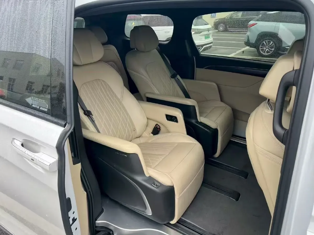 2022 Buick GL8 2.0T 237HP L4 9AT,autocango,china used car exporter,china ev exporter,chinese used car exporter,chinese used ev exporter