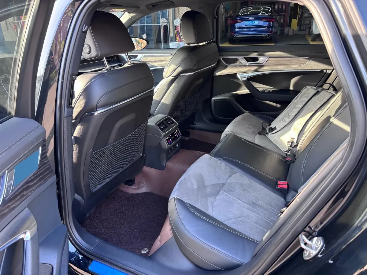 2024 Audi A6L 2.0T 245HP L4 7DCT,autocango,china used car exporter,china ev exporter,chinese used car exporter,chinese used ev exporter